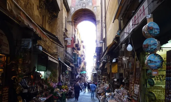 Naples Walking Tour with Underground Roman Ruins Ticket