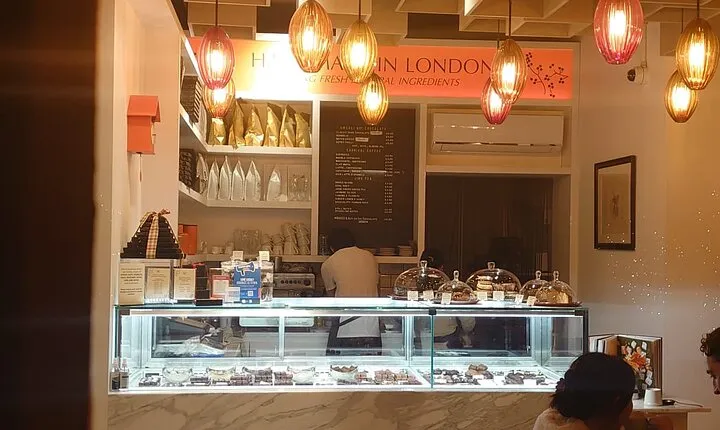 London Independent Shops Gifts and History