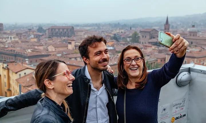 Highlights & Hidden Gems With Locals: Best of Bologna Private Tour