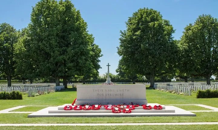 Private 8/9 hour tour to British landing beaches from Le Havre with driver/guide