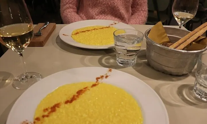 Food Tour of Milan with Tastings and Wine