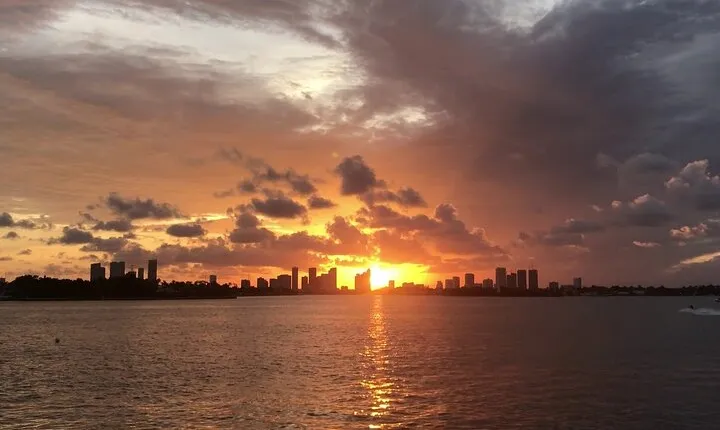 Private Transfer from Miami Airport to Hotel and Vice Versa