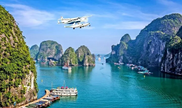 25-Minutes Halong Bay Sightseeing Seaplane from the Sky