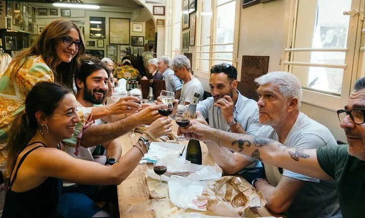 Bologna gastronomic experience with a local