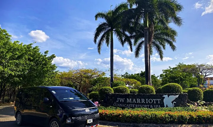 Private Transport Arenal to Tamarindo - Premium Service VIP