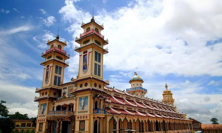 Full Day - Cao Dai Temple and Cu Chi Tunnel Tour