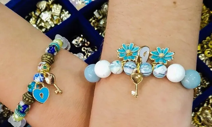 Manufacturing of Customizable Bracelets in Paris