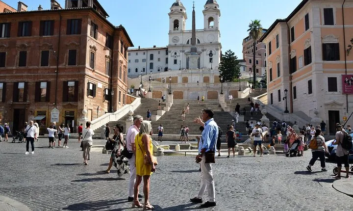 Private Rome Tour with De-lux Car: Sistine Chapel, Trevi, Pantheon, & more 
