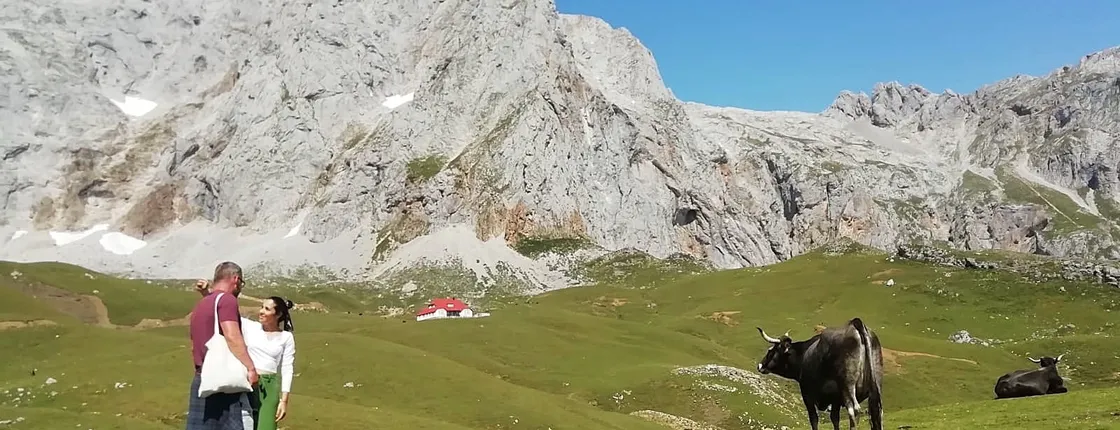 Picos de Europa guided walking tour and spa circuit in La Hermida