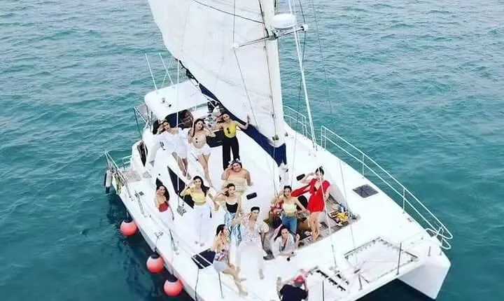 Private Catamaran Boat Maiton and Coral Islands
