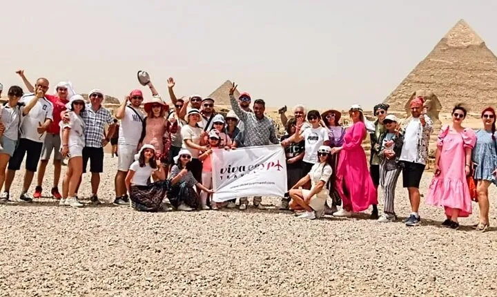 Viva Egypt: Pyramids & Museum Full-Day Tour from Hurghada