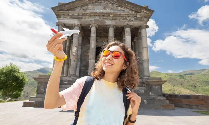 Magnificent Garni Walking Tour