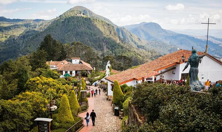 Bogotá City Tour with Tickets and Guide