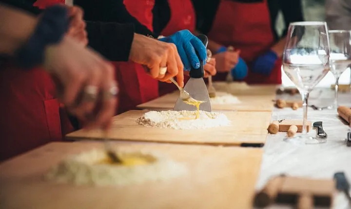 Authentic Italian Pasta Making Class in Rome