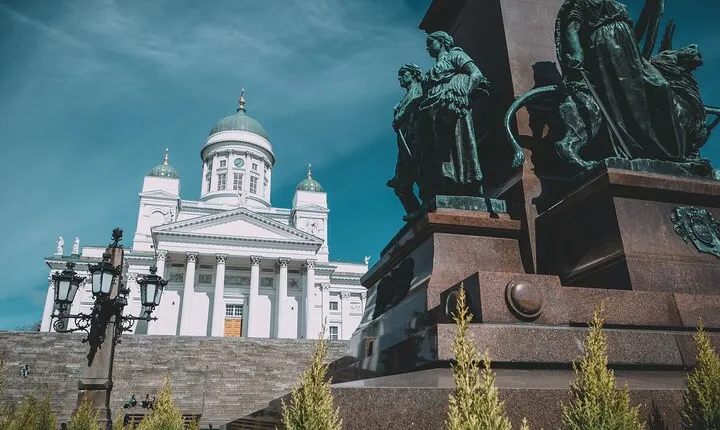 Helsinki private tour with a city planner