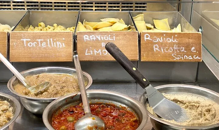 Florence: Street Food Tour and Sightseeing with Local Expert Guide in 2.5 hours 
