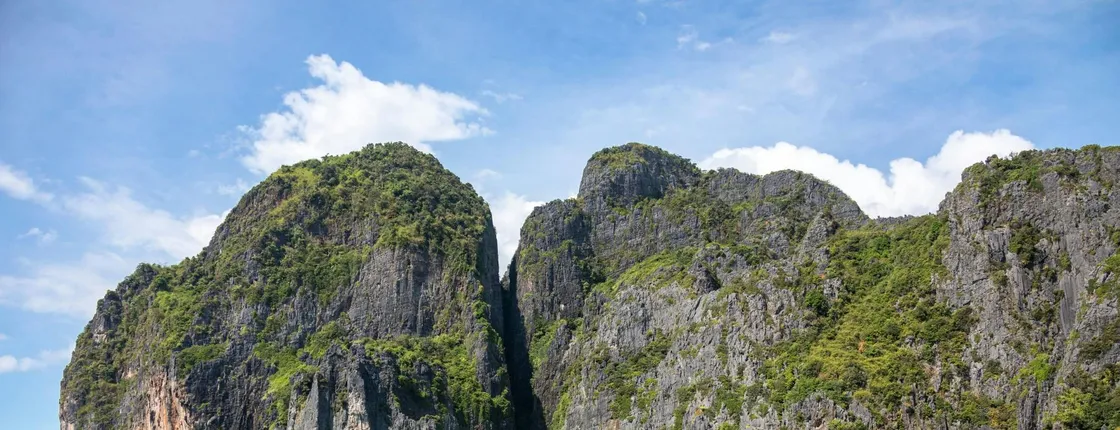 Full-day early Phi Phi and Bamboo Islands by speedboat from Khaolak