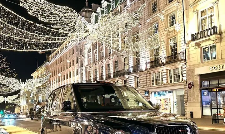 3-Hour Christmas Lights and Markets London Taxi Tour