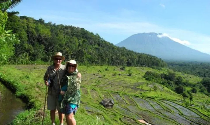 Bali Trekking Tour Including Tirta Gangga and Virgin Beach