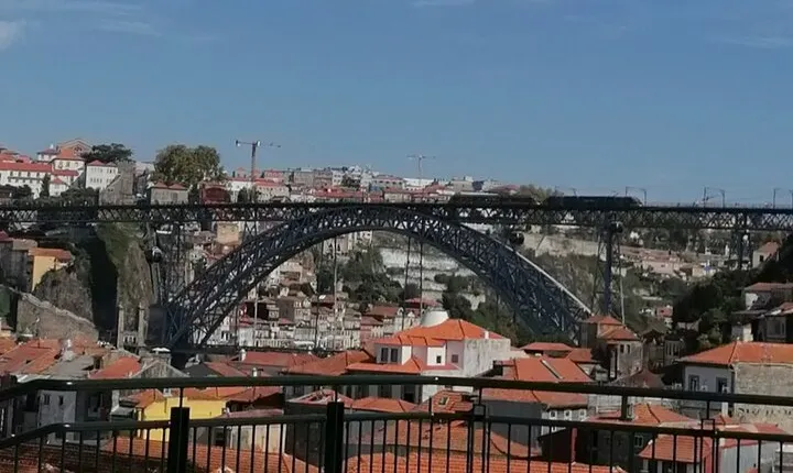 Port in 4 hours: Visit to the Historic Heritage