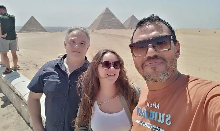 8-Hours private Full-Day Giza Pyramids and Cairo city Tour