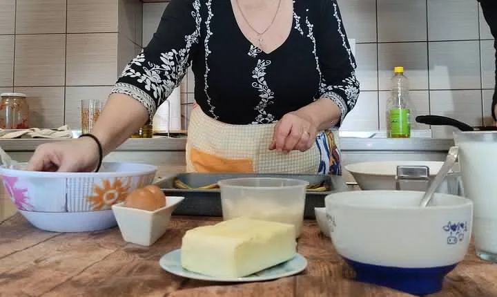 Cook and dine with a Greek family