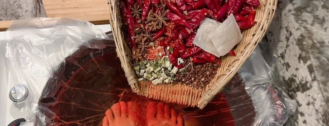 Full-day private tour of Chongqing with hot pot foot bath
