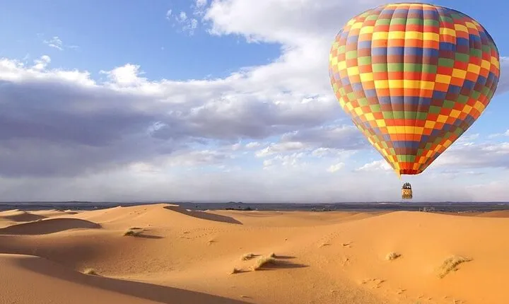 Enjoy Amazing Hot Air Balloon Sightseeing Tour