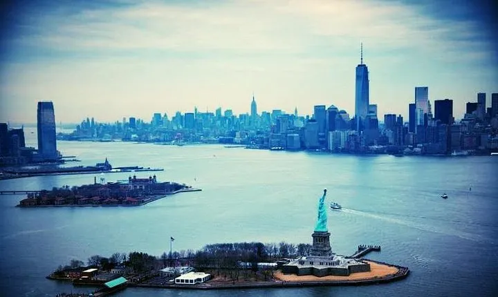 1-hour New York City Skyline Sightseeing Cruise