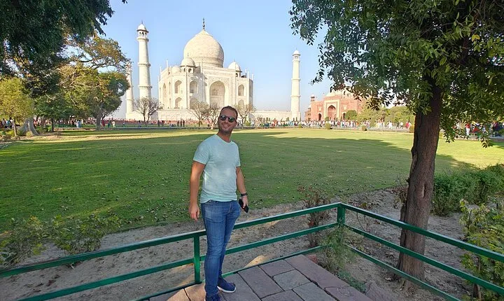 Same Day Taj Mahal, Agra Fort & Baby Taj Tour from Delhi by Car