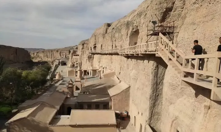 Dunhuang Private Day Tour to Yulin Caves, Suoyang City Ruin, Sun of Earth Statue