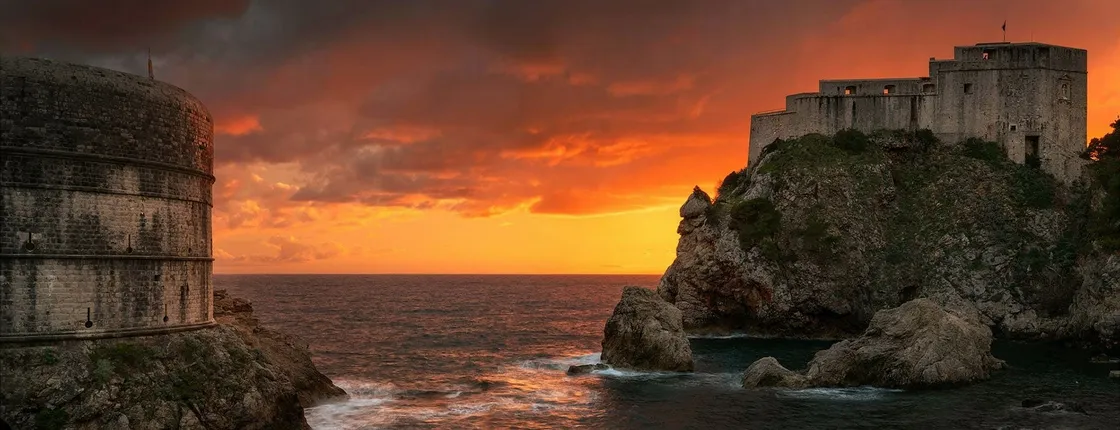 Evening Old Town guided tour and panoramic drive in Dubrovnik