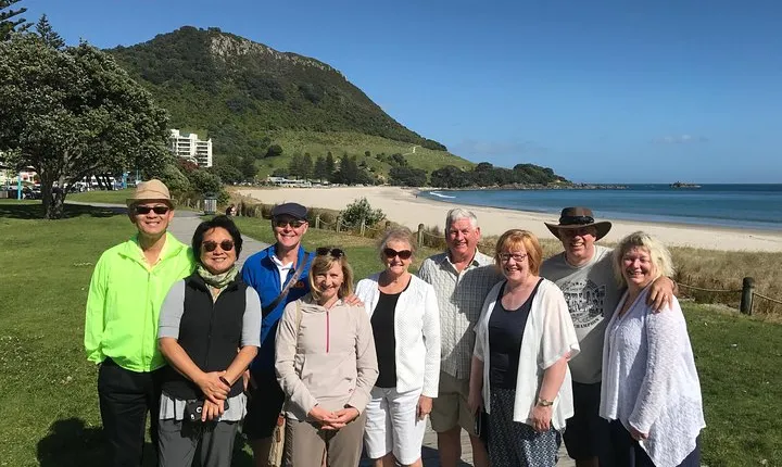 Boutique tour , Mt Maunganui, NZ farm, Rotorua lakes/geothermal