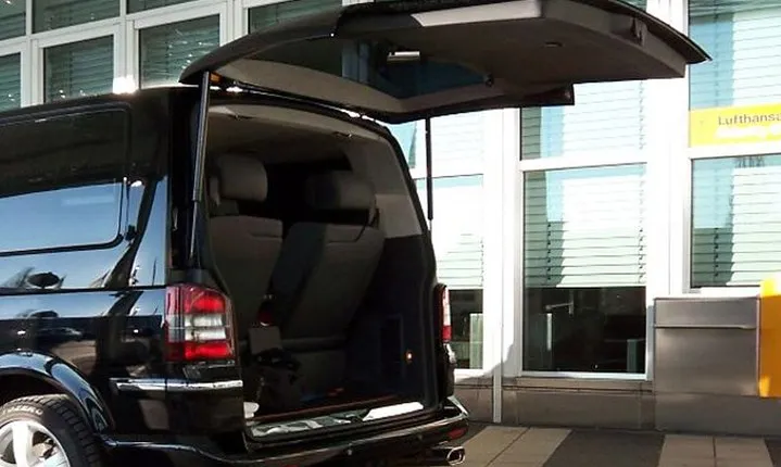 Half day private car or van with driver at disposal in Rome