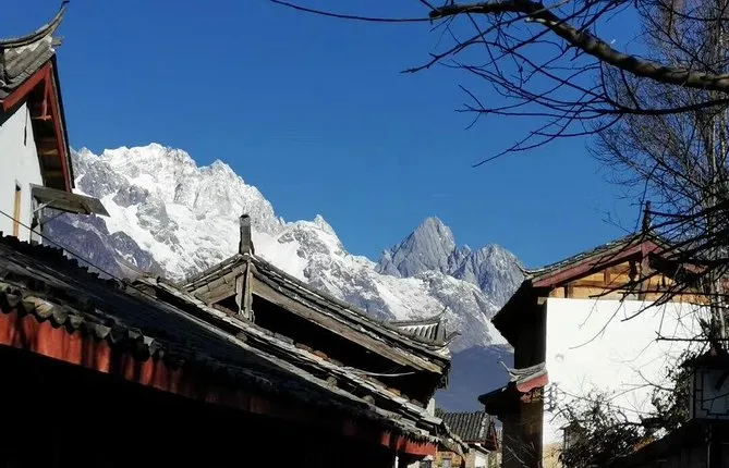 2-Days Private Lijiang Tour with the Old towns, Villages, Snow mountain and Show