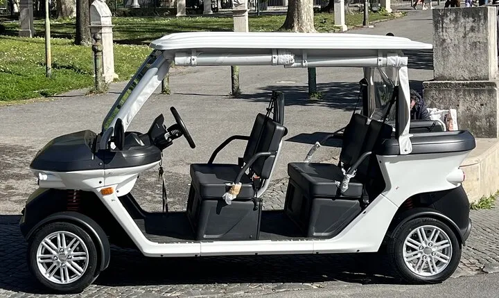 Golf Cart Mystery and Culture Private Tour in the Borghese Garden