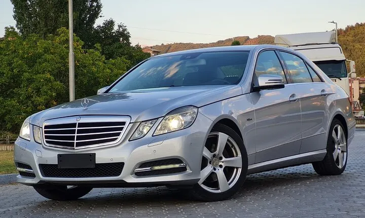 Skopje Airport Private Transfer for up to 3 Passengers