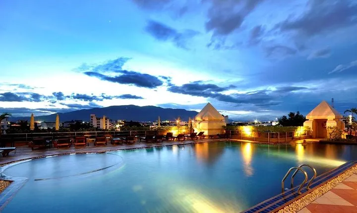 Amazing 1 Night accommodation in Old Town Chiang Mai Nearby at Duangtawan Hotel