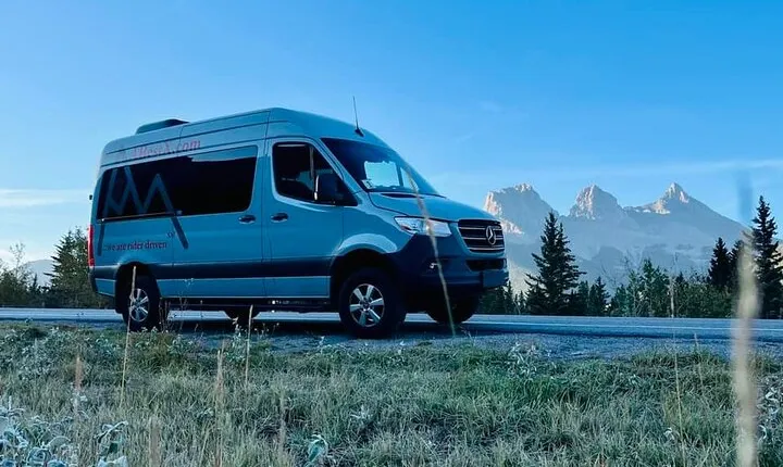 Calgary YYC Airport to Banff/Canmore/Kananaskis – Private Shuttle