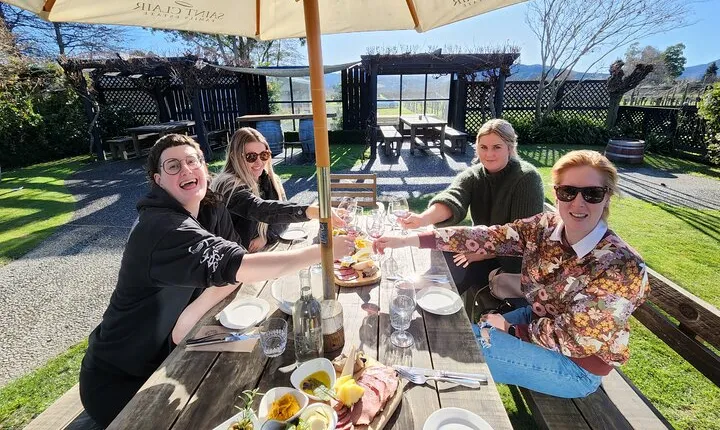 Shore Excursion Wine Tour including Lunch from Picton