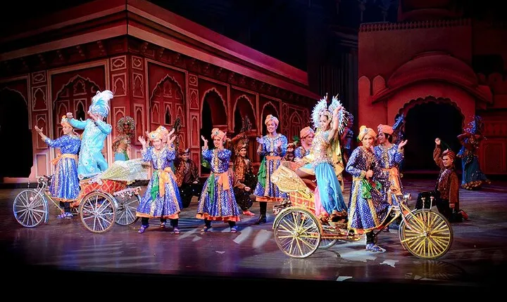 Pattaya: Colosseum Show - Tourist Entry Ticket