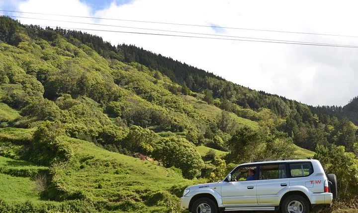 Half-Day Jeep Tour from Ponta Delgada to Sete Cidades
