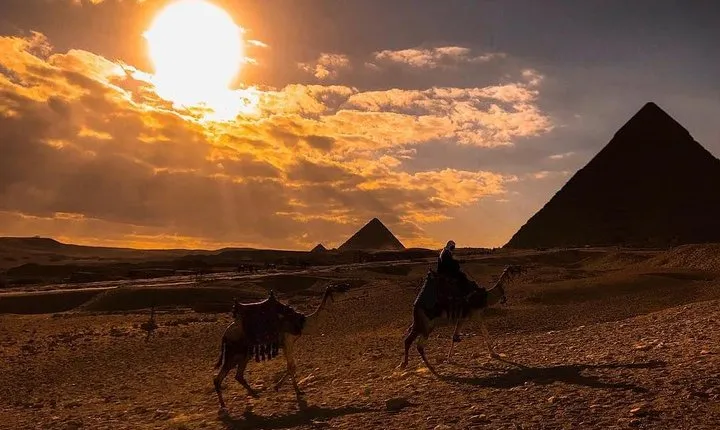 Private Cairo Layover Excursion To Giza Pyramids Sphinx Coptic Cairo & Bazaar