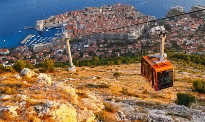 Dubrovnik Shore Excursion: Explore Dubrovnik by Cable Car (ticket included)