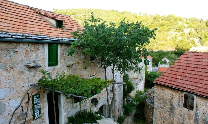 Hvar Charming Abandoned Village Small Group Tour and Local Dinner