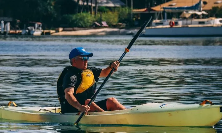Mangroves and Mansions Guided Kayak Tour on the Noosa River