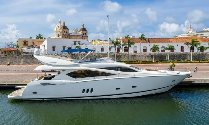 Marlet Sunseeker 82' yacht rental, the largest in Cartagena