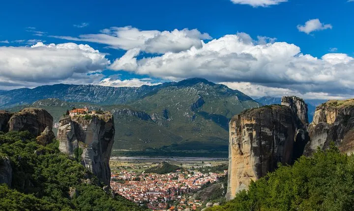 Meteora DayTrip with multilingual Audioguide & free lunch
