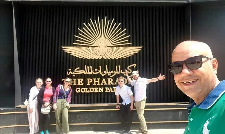 Guided tour to Civilization museum & Giza pyramids