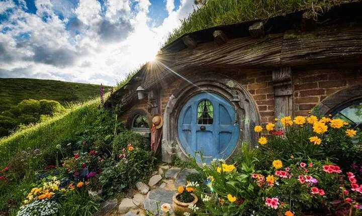 Hobbiton Movie Set Tour to Blue Springs and Mineral Spa